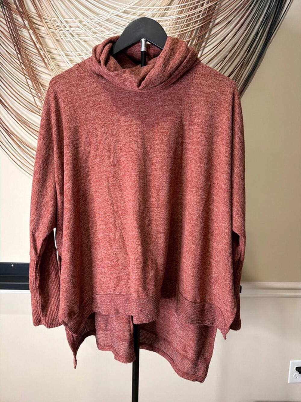 Zena oversized turtleneck high low sweater EUC XS 3532